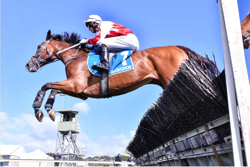 Warrnambool hopes to buck trend and welcome thousands to May jumps racing carnival